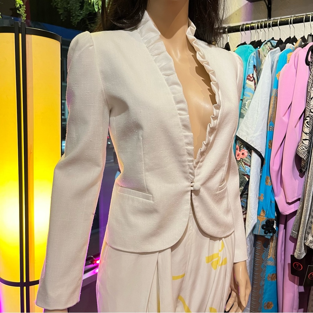 Sassoon Paris - New York off white blazer with ruffle detail